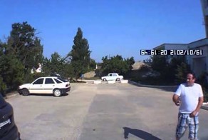 Кража борсетки из автомобиля.