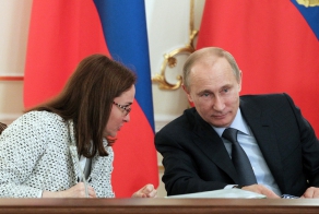Кто играл на падении рубля?