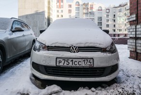 Брошенные во дворах автомобили