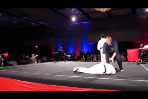 Зрелищный нокаут на соревнованиях по каратэ