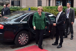 10 служебных автомобилей,на которых ездят мировые лидеры