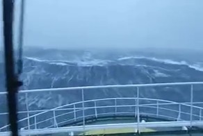 Настоящие морские волки смеются в лицо гигантским волнам