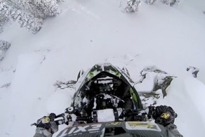 Прыжок в бездну на снегоходе