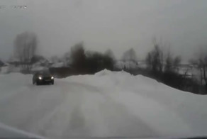 Вылетела из-за поворота
