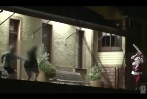 Ужасный розыгрыш - чокнутый Санта Клаус с бензопилой!