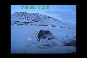 Пришлось помочь "гонщику"