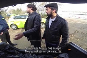 В Латвии жестко прикололись над таксистами