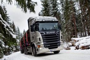 Снежный перегон: как живут водители грузовиков на Севере