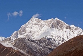 Гангкхар-Пуенсум. Самая высокая непокоренная вершина в мире