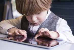 Школьник получил медаль за доказательство вреда интернета