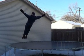 Прыжок на батут покрытый льдом