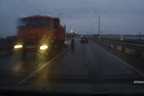 Камаз потерял колесо