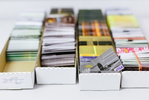 Как делают банковские карты