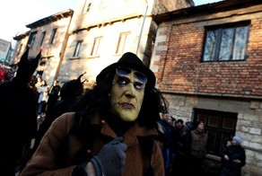 В Македонии встретили Старый Новый год парадом нечисти