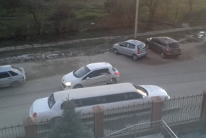 Девушка гуляет, девушке хорошо