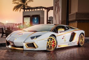 Lamborghini Aventador в золоте