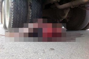 Старик погиб под колесами грузовика