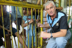 На Филиппинах сирот убрали с улиц, как мусор