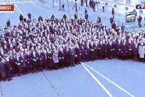 Совместное шествие политиков и народа в Париже оказалось фальшивкой