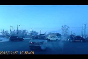 Лексус поздоровался с ВАЗ 2105. ДТП Омск