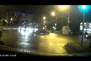 Пролетел на красный