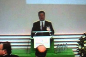 Порошенко в Цюрихе обвинили в убийстве детей