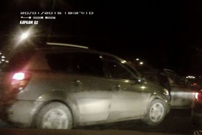 Пьянь без прав на авто без номеров поехал в магазин за водкой