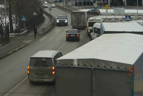 Шагнула в машину