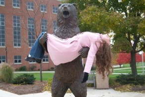 Люди, которые действительно умеют фотографироваться со статуями