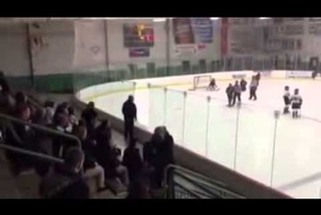 Отец психанул на хоккейном матче сына