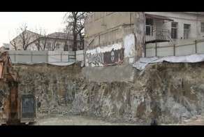 Строят гостиницу, разрушая детский садик!