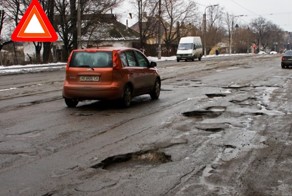 Как объезжать ямы и неровности, чтобы не повредить авто?