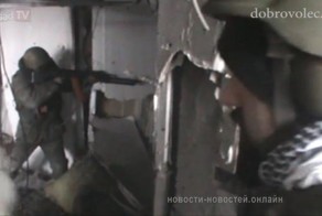 Как уничтожают &quot;киборгов&quot; в аэропорту