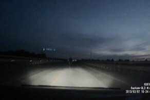 Манекен на дороге