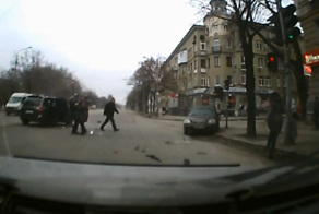 С ребенком на красный