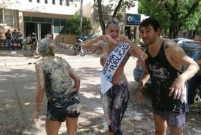 Как аргентинских девушек поздравляют с получением диплома