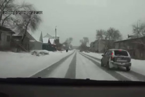 Пацан не смотрит в зеркала