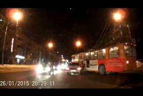 Троллейбус помешал