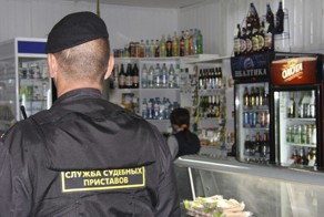 Пристав поймал должника, встретив его в магазине