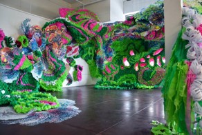 Трехмерные красочные инсталляции Кристал Вагнер 