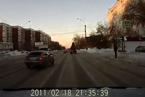 Приору выбросило на встречку