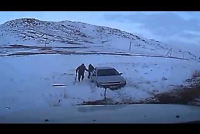 Взаимопомощь на дороге