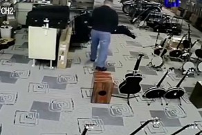 Вор притворился мёртвым 