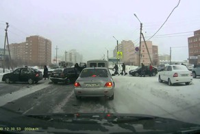 Выезжал со второстепенной