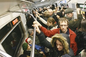 Еду в метро... Хрясь по морде... Обознался!?!