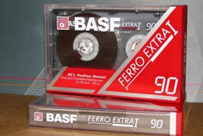 Кто помнит запах новой японской аудиокассеты?