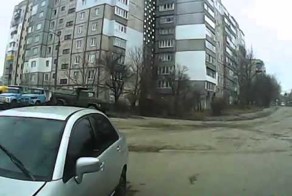 Разговаривал по телефону и попал в ДТП