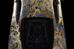 Кожаная Ferrari с татуировками якудзы