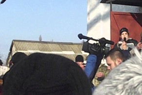 Пришёл призывников агитировать - получил отпор от БАБ!!! 