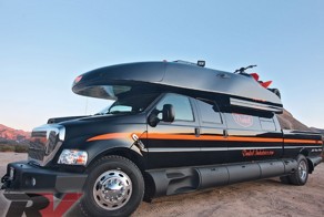 Ford F-750 Dunkel Luxury Hauler 4х4